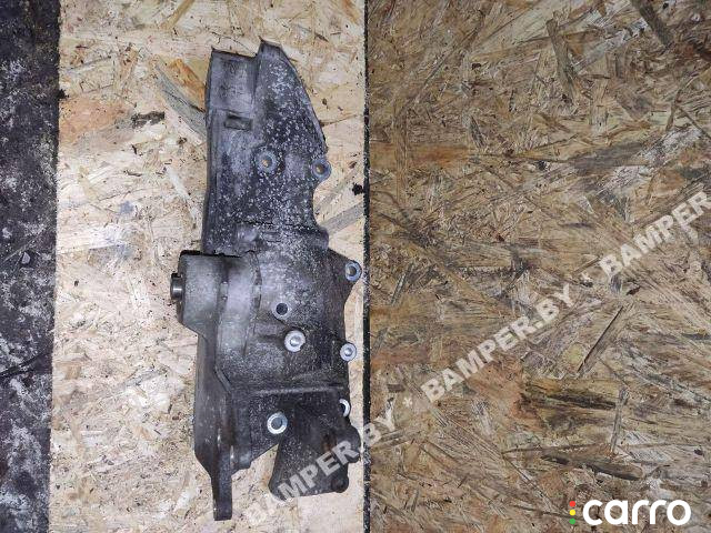 06B903143K Кронштейн генератора Volkswagen Passat B5 1998г. - фото №1