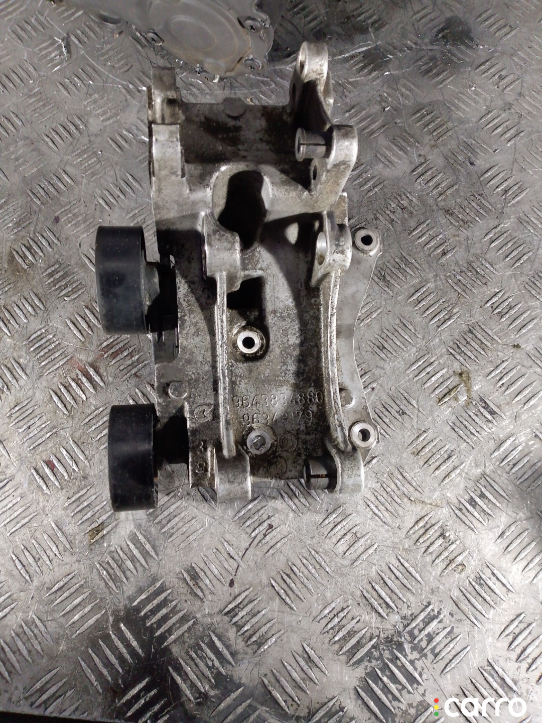 9643834880, 96348179 Кронштейн генератора Citroen C5 2001г. - фото №1