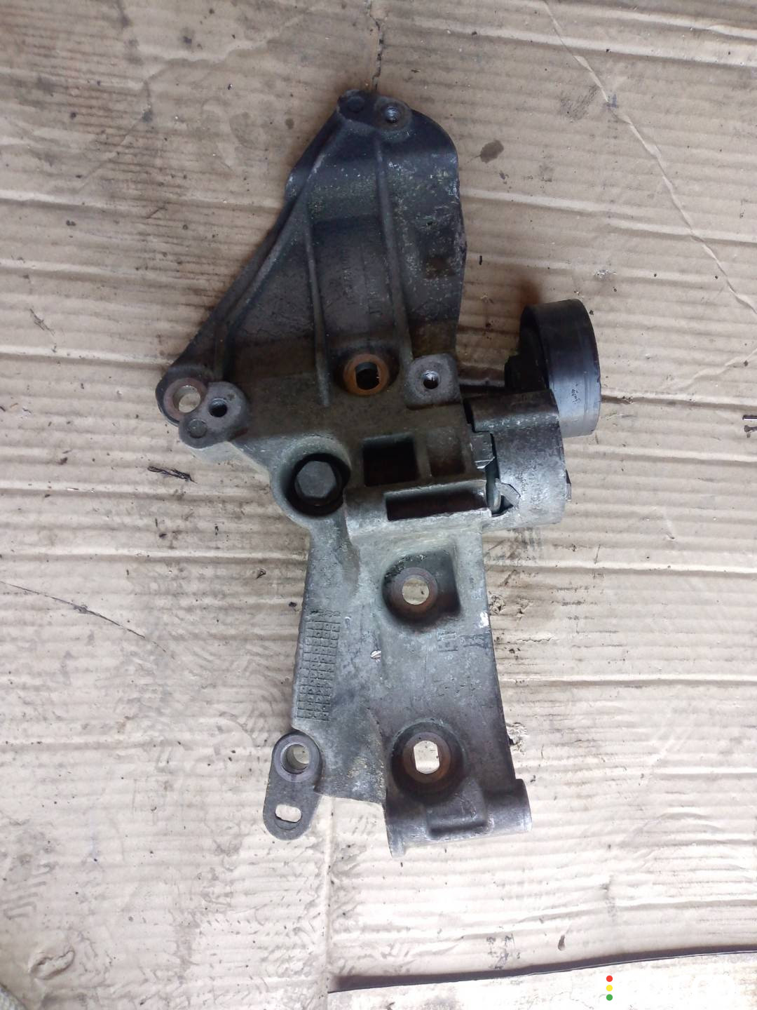 8200327134 Кронштейн генератора Renault Megane 2003г. - фото №1