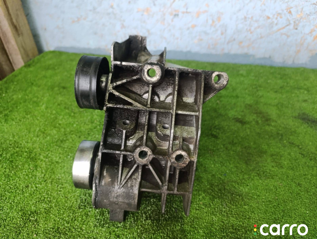 E2333A890190B Кронштейн генератора Ford Focus 2004г. - фото №4