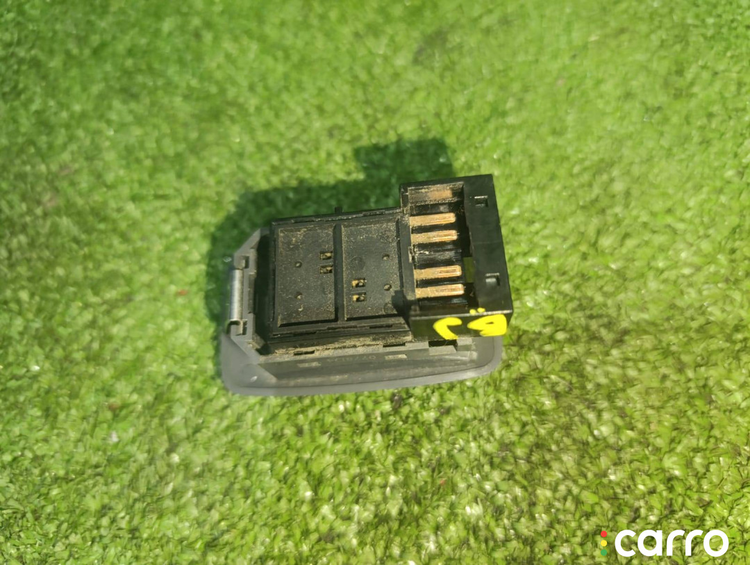 C8HD9543 кнопка стеклоподъемника задней левой Mazda Protege BJ - фото №4