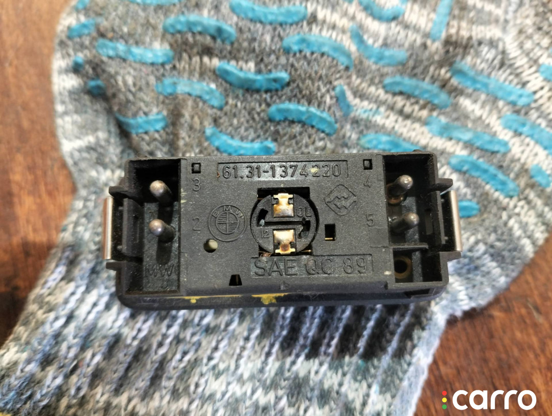 61311374220 кнопка аварийной сигнализации BMW 3 E36 - фото №5