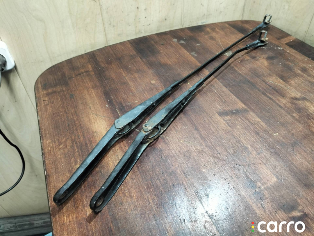 4M5117526CC, 4M5117526AC щеткодержатель (поводок стеклоочистителя, дворник) Ford Focus 2 2007г. - фото №1