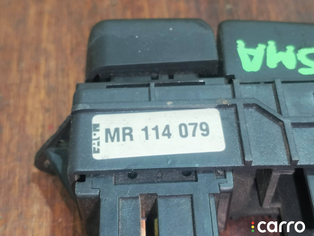 MR114079 кнопка обогрева заднего стекла Mitsubishi Carisma 1997г. - фото №5