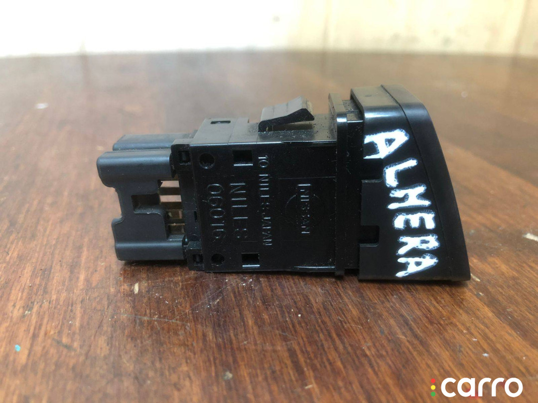 NILES06016 кнопка аварийной сигнализации Nissan Almera N16 - фото №2