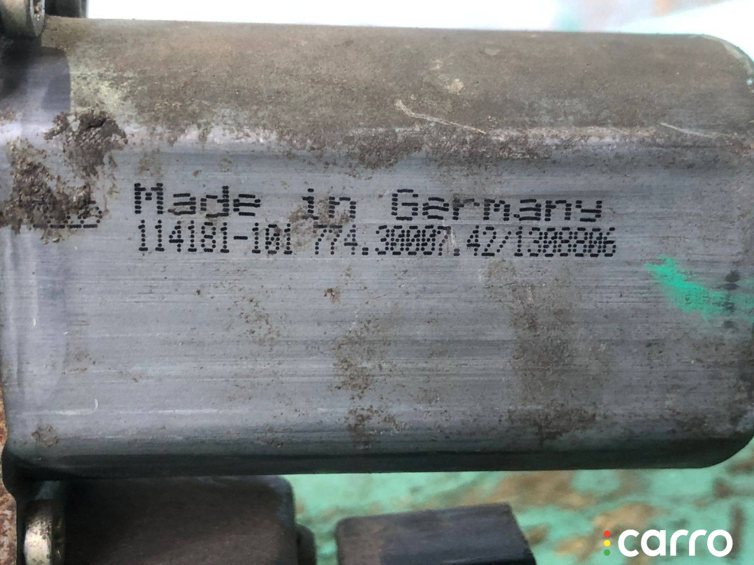 0536001402, 119024114 моторчик стеклоподъемника передний левый Audi A6 4B/C5 1998г. - фото №8