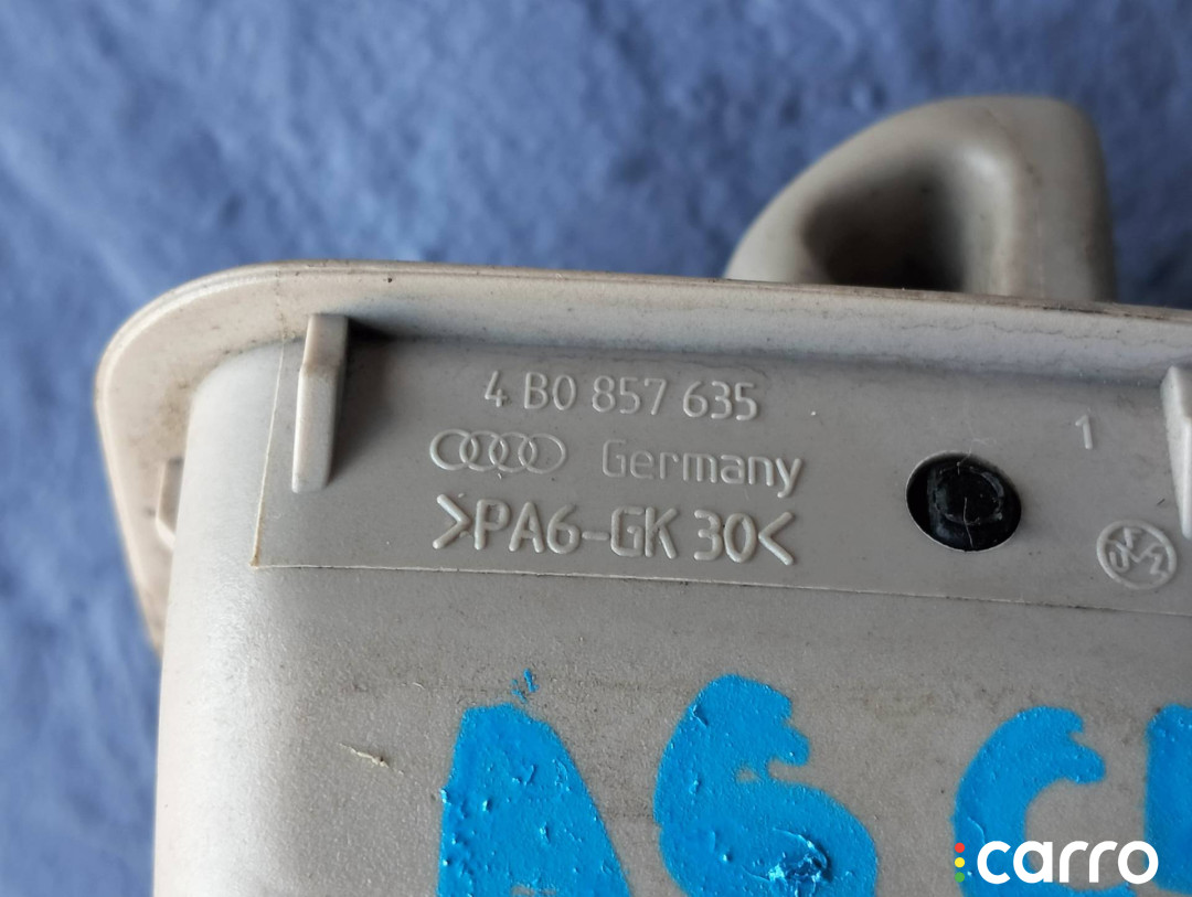 4B0857635 Крючок для одежды Audi A6 4B/C5 1998г. - фото №6
