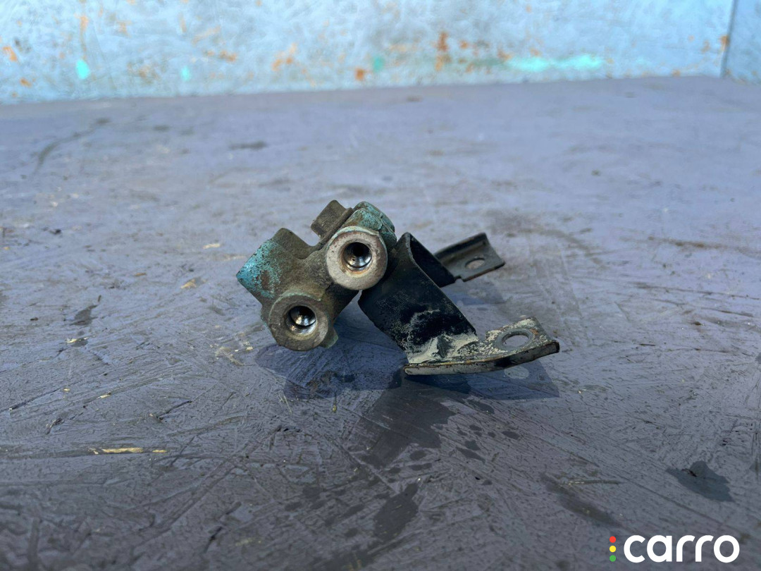 распределитель тормозной силы Mitsubishi Carisma 1997г. - фото №4