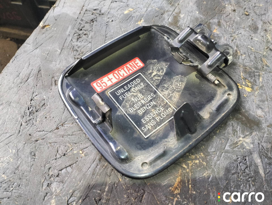 Лючок топливного бака Mitsubishi Carisma 1997г. - фото №4