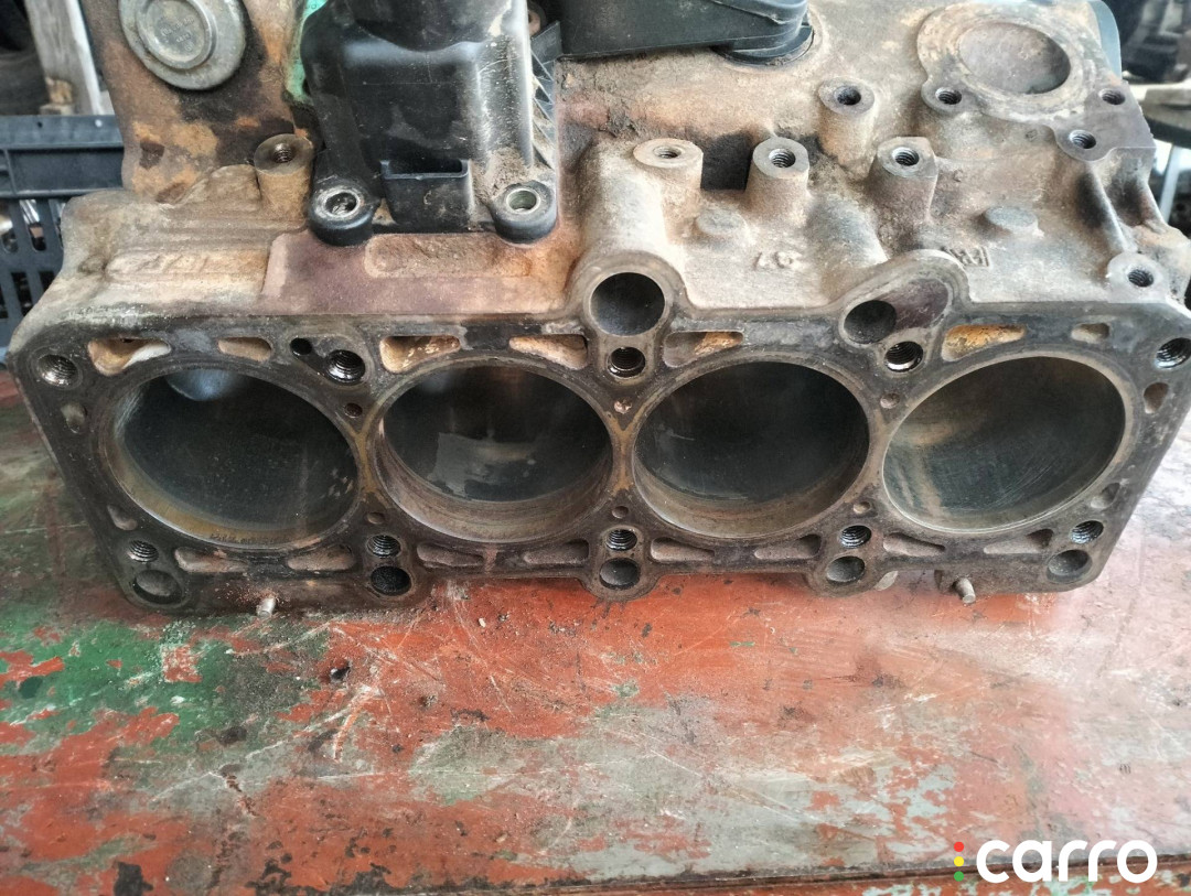 058103021E Блок цилиндров Volkswagen Passat B5 - фото №2