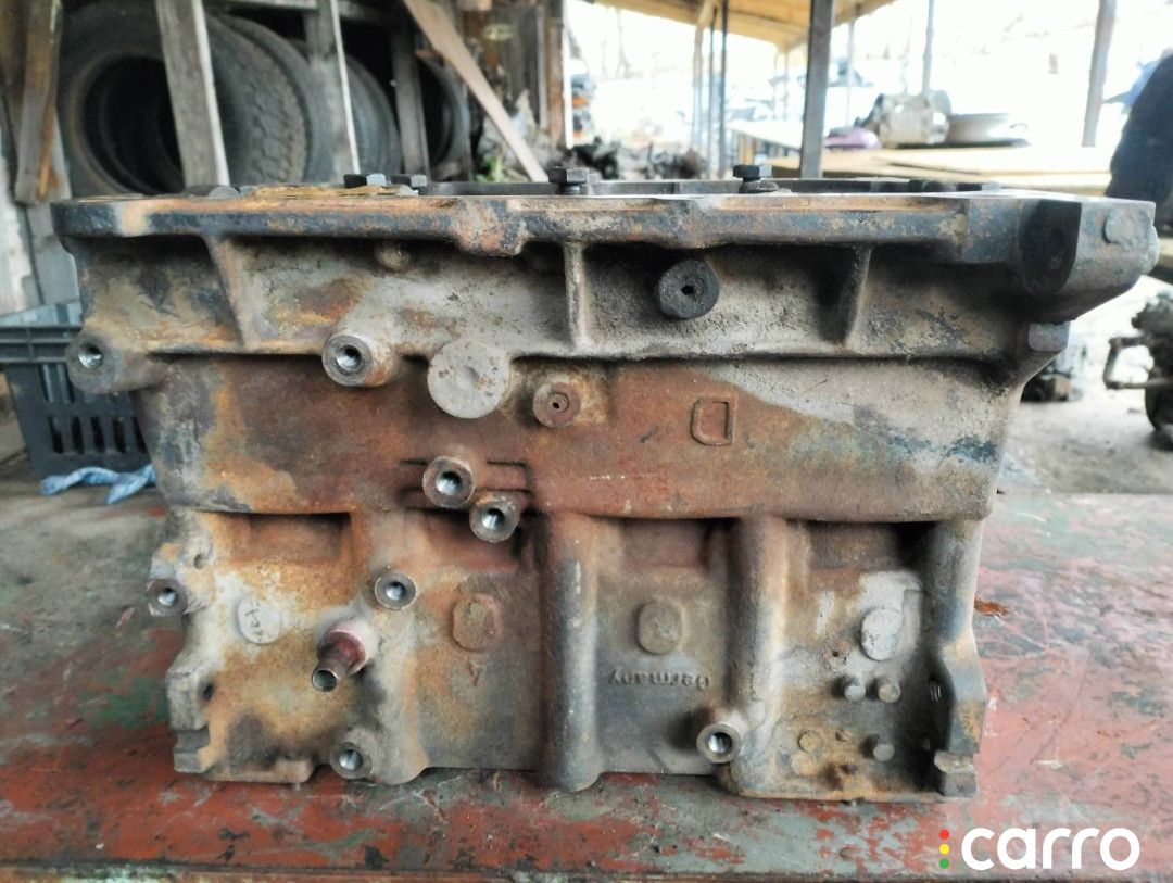 058103021E Блок цилиндров Volkswagen Passat B5 - фото №3