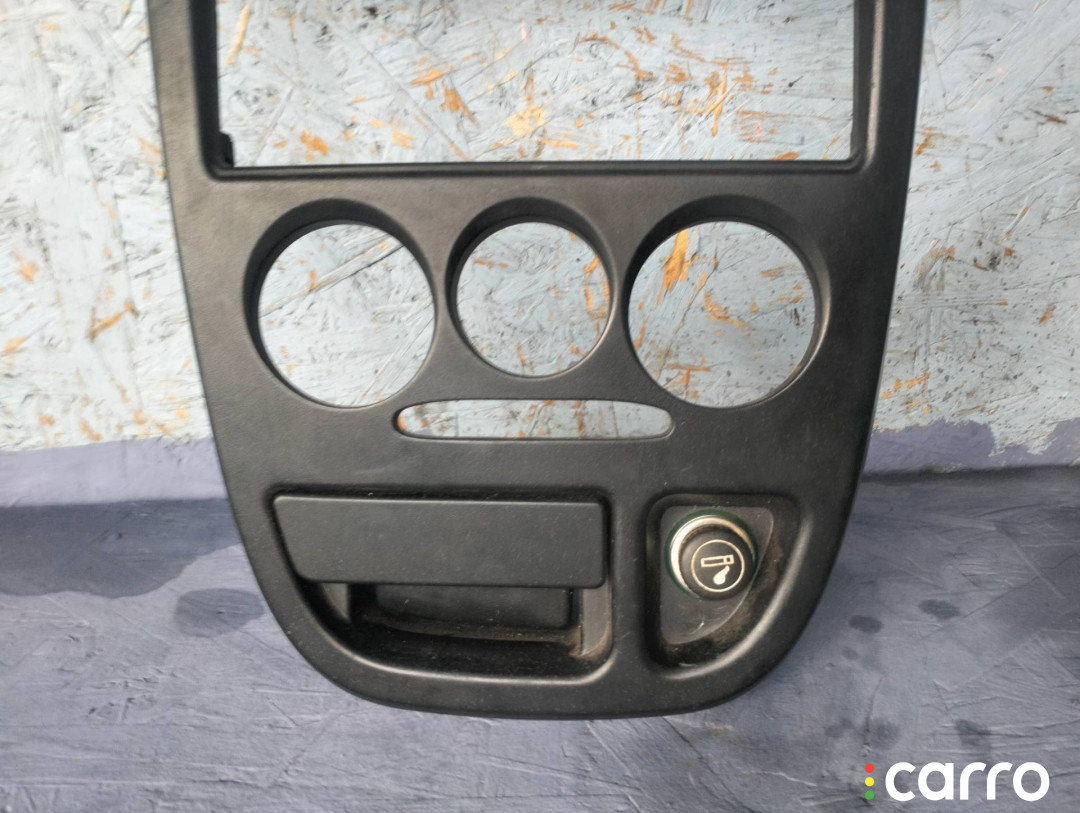 K30A64610 Накладка декоративная на торпедо Kia Rio - фото №2