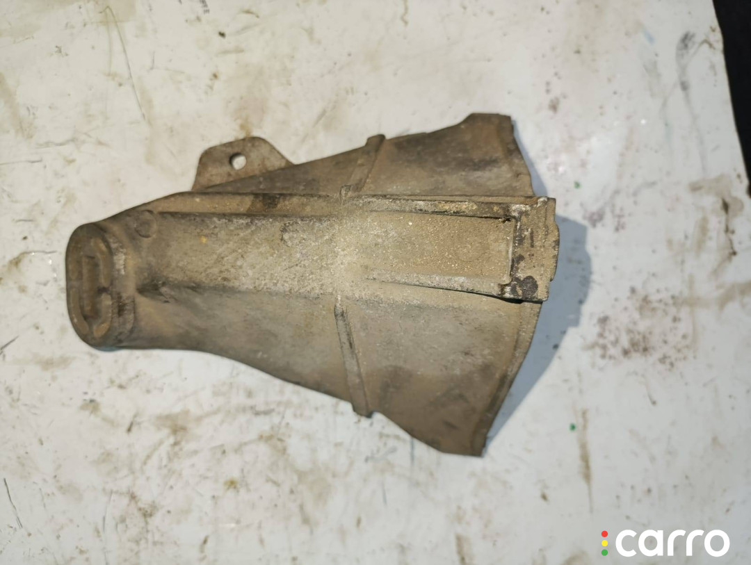8A0199308 кронштейн двигателя Audi 80 B4 - фото №2
