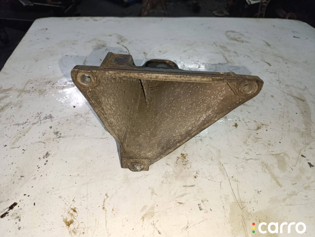 8A0199308 кронштейн двигателя Audi 80 B4 - фото №3