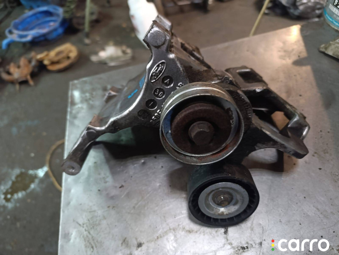 958F10337AB Кронштейн генератора Ford Escort 5 1998г. - фото №1