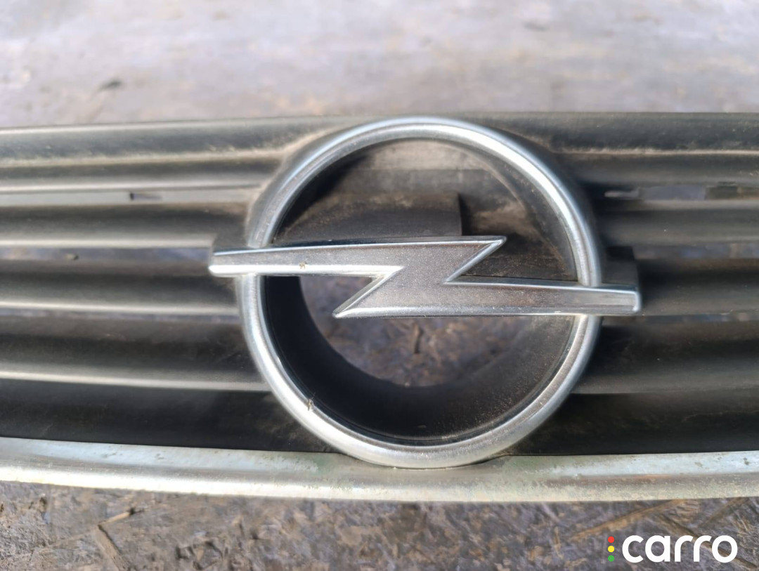 Решетка радиатора Opel Astra G - фото №6