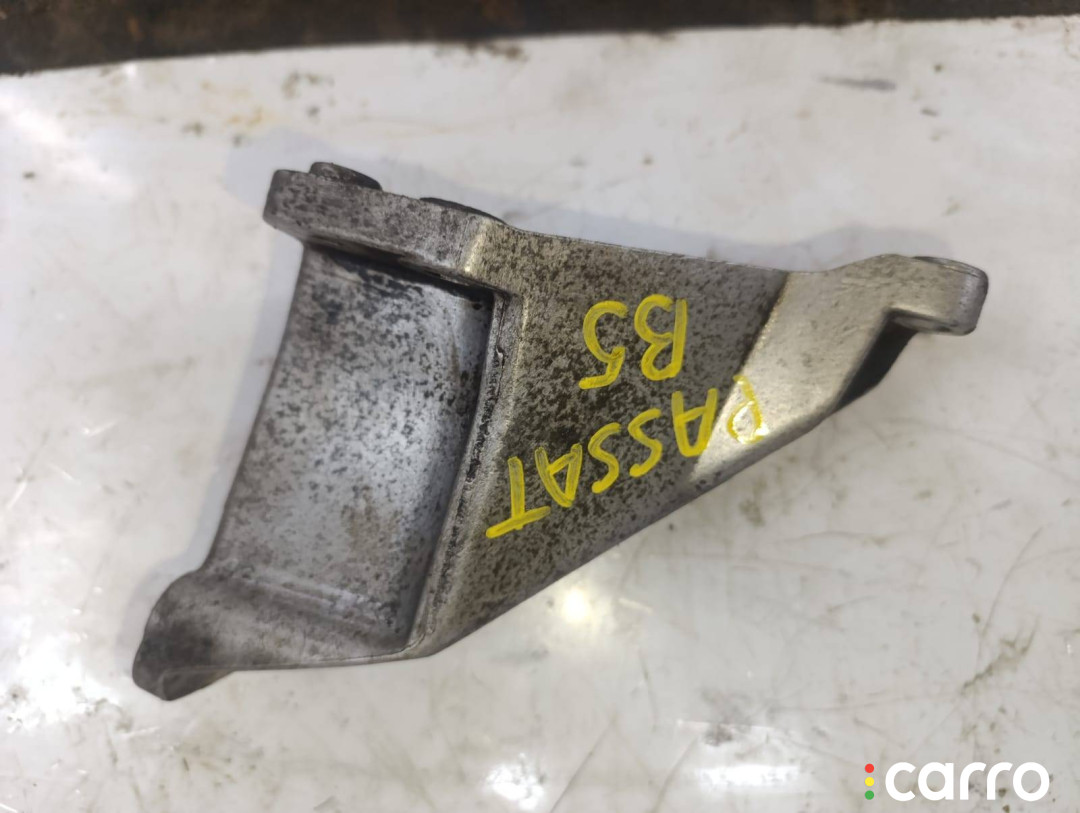 8D0199307L кронштейн двигателя Volkswagen Passat B5 1997г. - фото №2