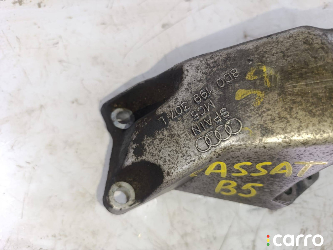 8D0199307L кронштейн двигателя Volkswagen Passat B5 1997г. - фото №5