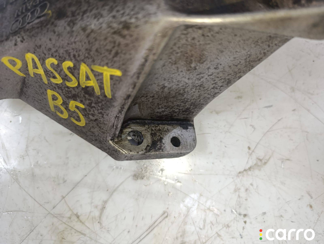 8D0199307L кронштейн двигателя Volkswagen Passat B5 1997г. - фото №8