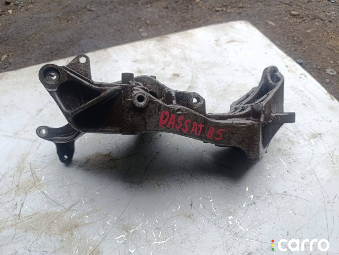 058145523 Кронштейн генератора Volkswagen Passat B5 1997г. - фото №4