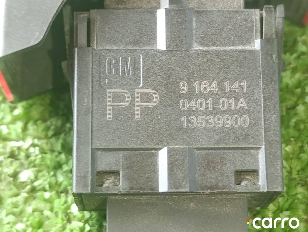 9164141, 13539900 кнопка аварийной сигнализации Opel Corsa C 2003г. - фото №5
