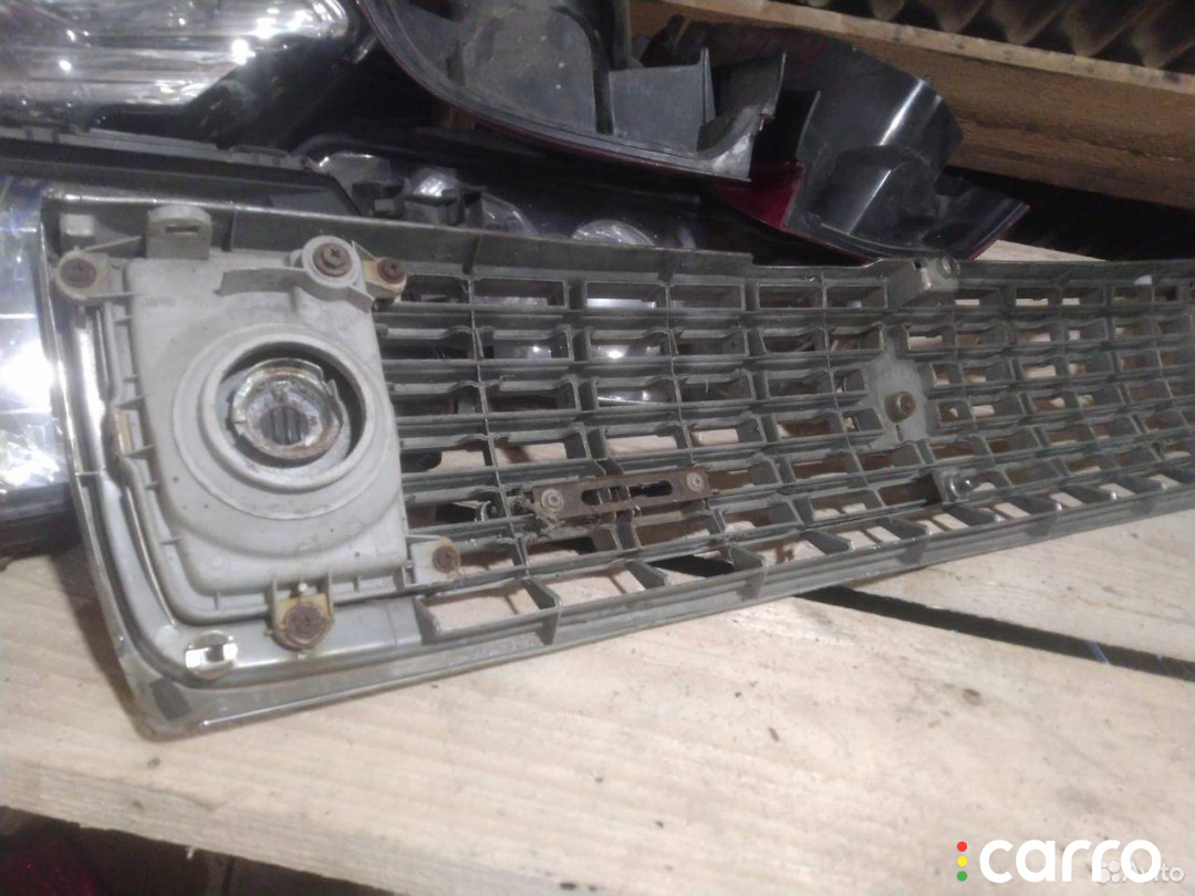 Решетка радиатора Toyota Crown S130 - фото №5