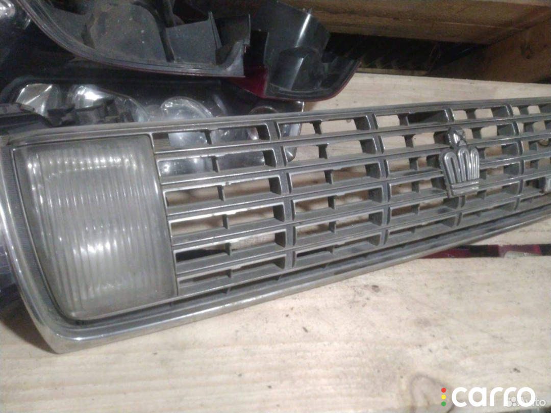 Решетка радиатора Toyota Crown S130 - фото №6