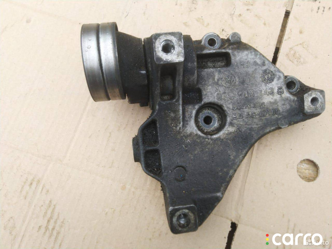 03C903143B Кронштейн генератора Volkswagen Touran 2007г. - фото №1
