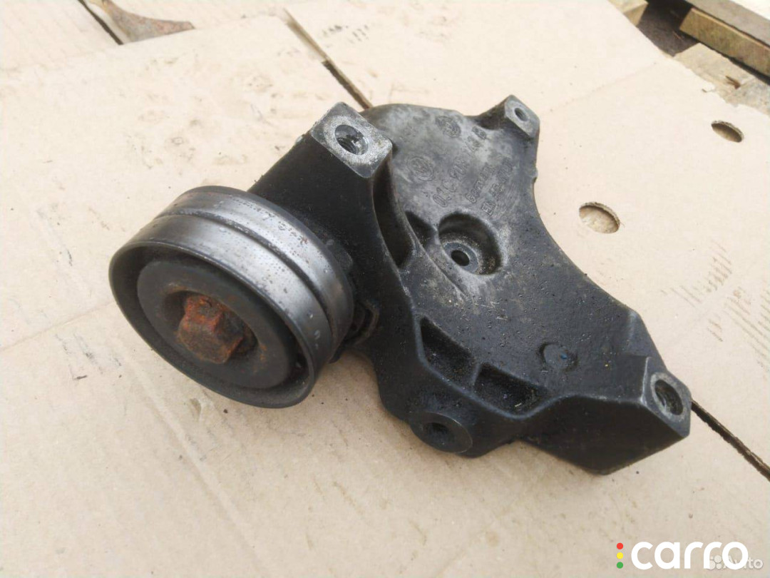 03C903143B Кронштейн генератора Volkswagen Touran 2007г. - фото №2