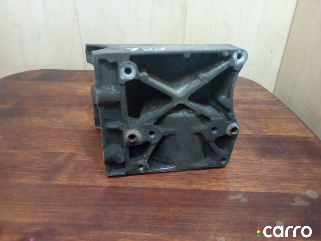 4M5Q190624CC Кронштейн компрессора кондиционера Ford Focus 2 - фото №4