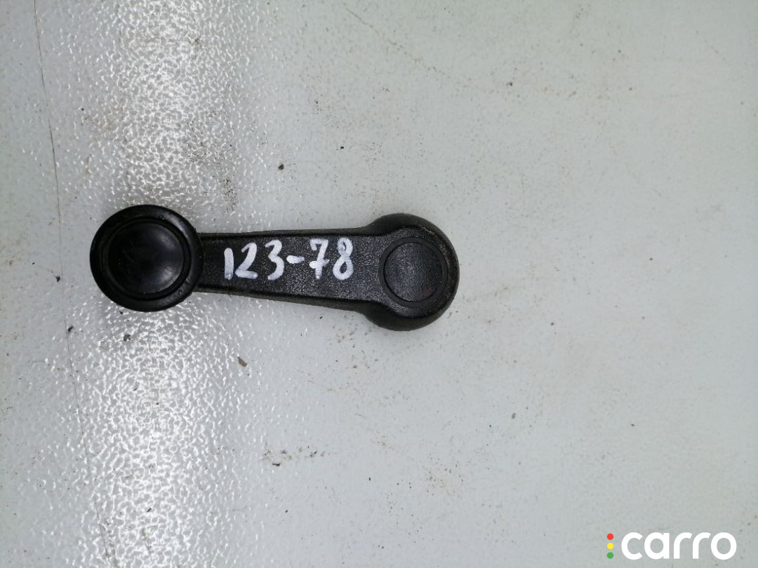 Ручка стеклоподъемника Audi 80 B3 1990г. - фото №1