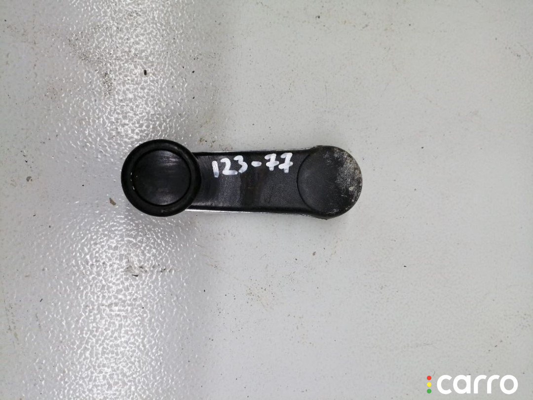 Ручка стеклоподъемника Audi 80 B3 1990г. - фото №1