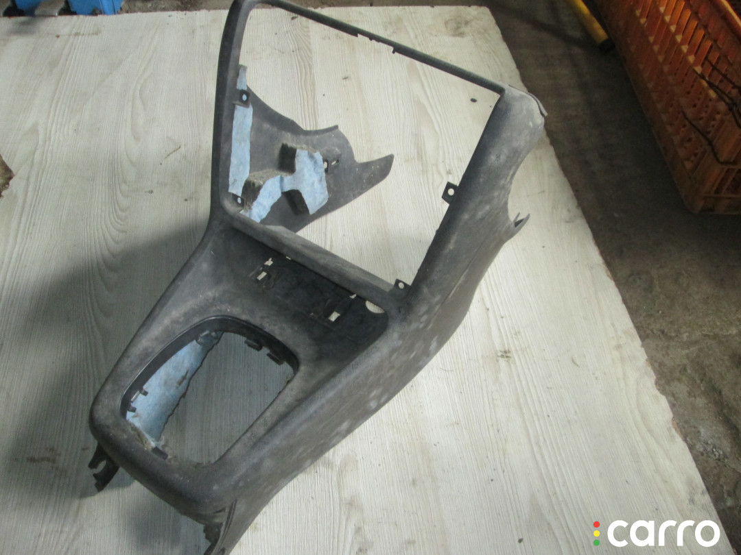 Консоль салона (кулисная часть) Audi A4 B5 1997г. - фото №1