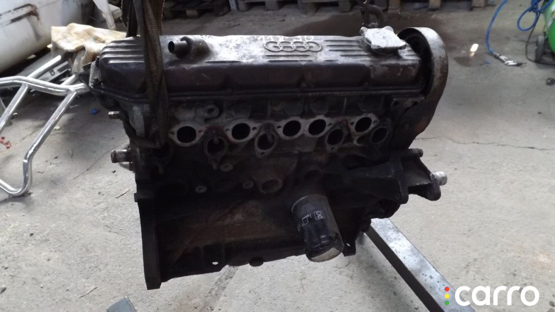 Двигатель Audi 100 C3 1985г. - фото №1