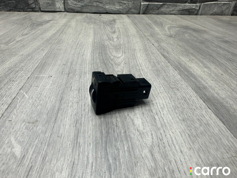 8475133101 Кнопка обогрева сидений левая Toyota Camry 50 2012г. - фото №2
