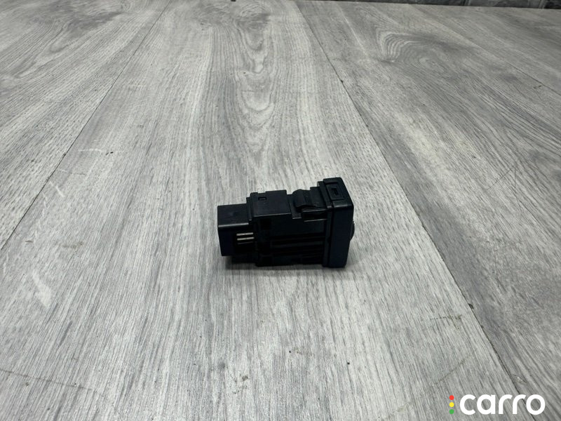 8475133101 Кнопка обогрева сидений левая Toyota Camry 50 2012г. - фото №4