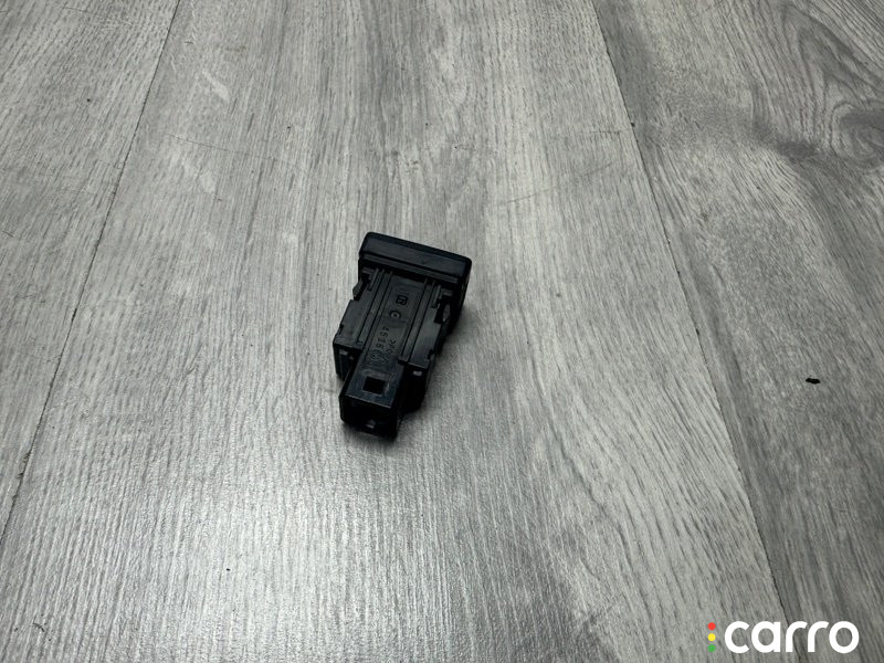 8475133101 Кнопка обогрева сидений левая Toyota Camry 50 2012г. - фото №8