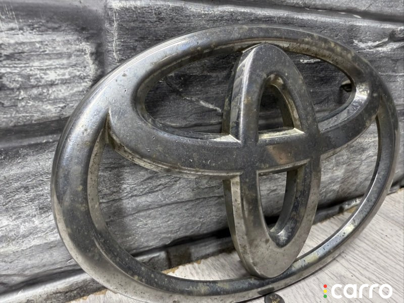 9097502192 Эмблема Toyota Camry 50 2012г. - фото №3