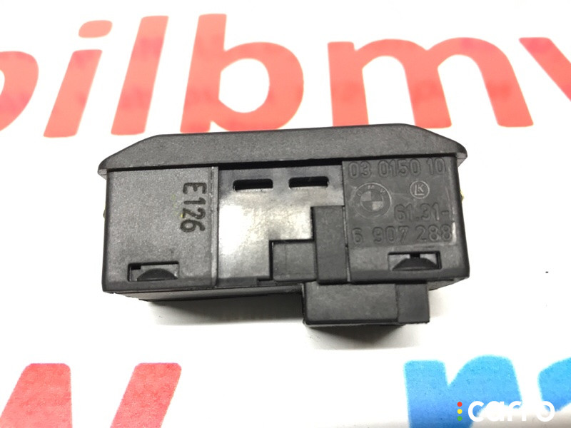 61316907288, 6907288 Кнопка люка BMW 5-series 2002г. - фото №7
