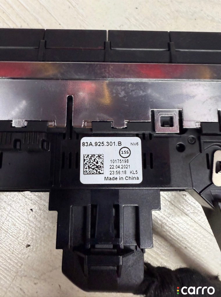 83A925301B Блок кнопок Audi RSQ3 2022г. - фото №3