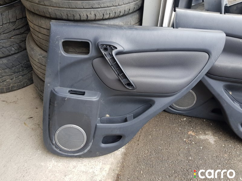 обшивка двери Toyota Rav 4 2004г. - фото №1
