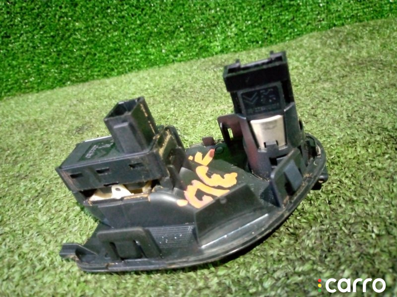 9661118877 Кнопка люка Peugeot 308 2010г. - фото №4