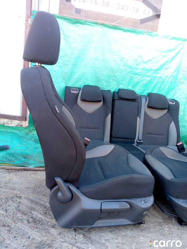 сиденья Peugeot 308 2010г. - фото №11