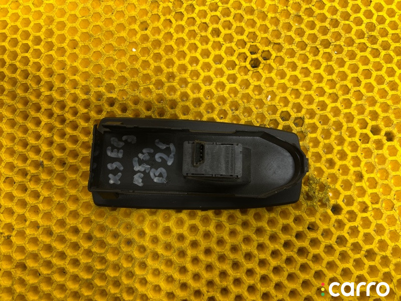 61319113773 Кнопка стеклоподъемника задняя BMW X3 E83 2004г. - фото №4