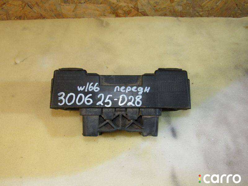 A1666900134 Опора под домкрат (поддомкратная подушка) передняя правая Mercedes-Benz GL X166 2014г. - фото №1