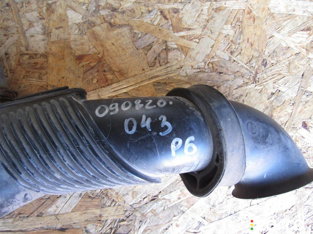 7L6129609E патрубок воздушного фильтра левый Audi Q7 4L 2008г. - фото №3