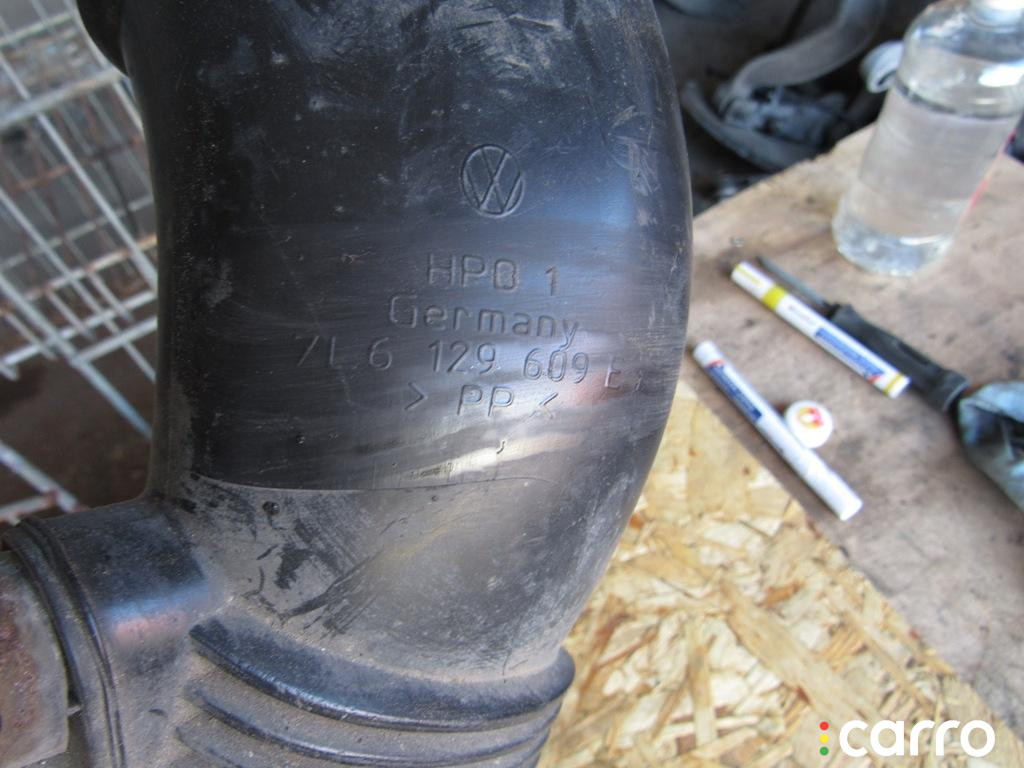 7L6129609E патрубок воздушного фильтра левый Audi Q7 4L 2008г. - фото №3